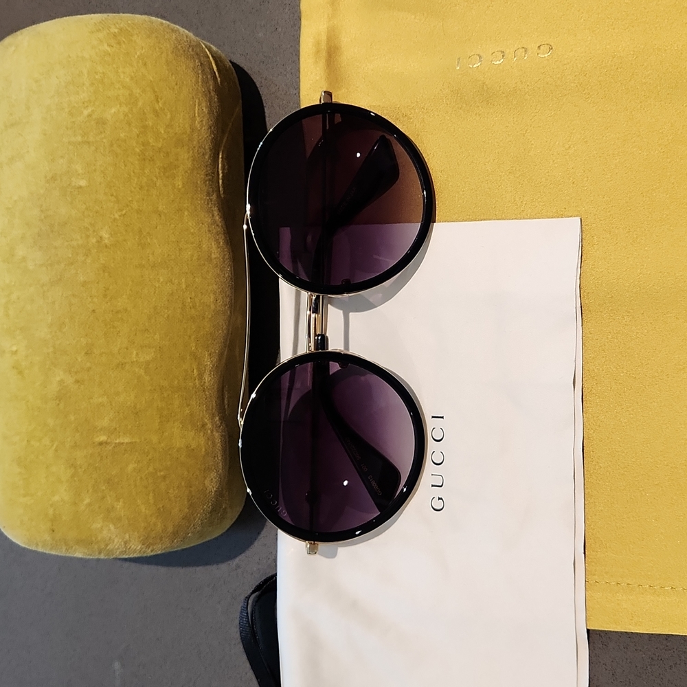 *Authentic Gucci shades*